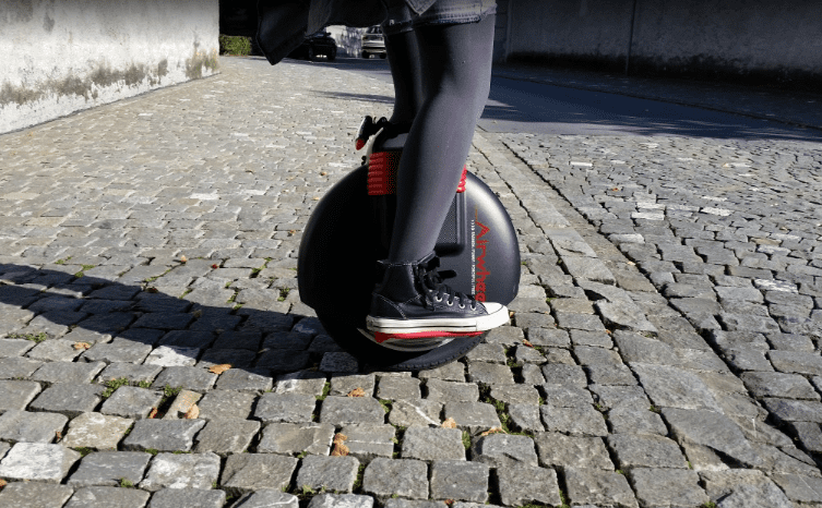 В Кракове признали скейтборды и ролики городским транспортом