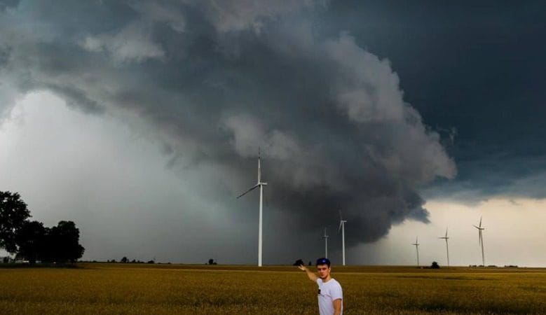 Появилось видео смерча, промчавшегося по Мазовии