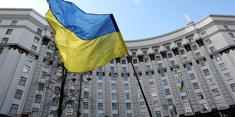 Кабмин Украины определился, что будет делать с трудовыми мигрантами до 2021 года