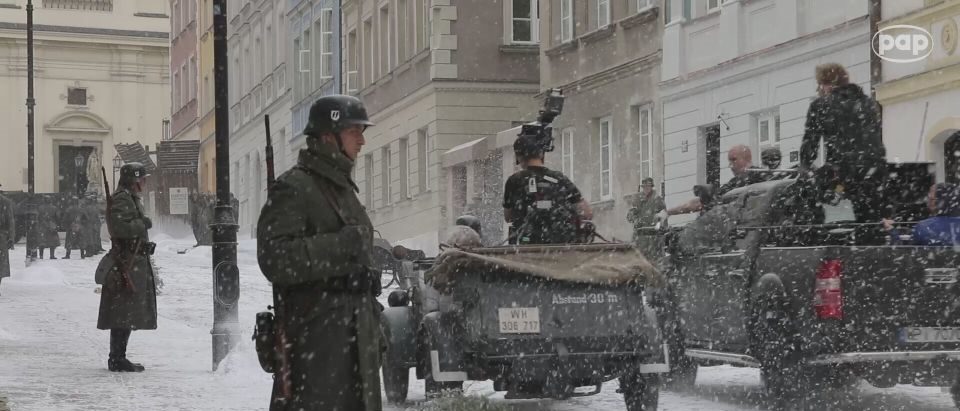 В Варшаве проходят масштабные съемки фильма «Курьер» Владислава Пасиковского