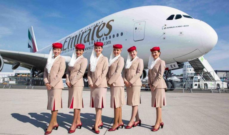 Авіакомпанія Emirates у Польщі проводить набір на роботу стюардами