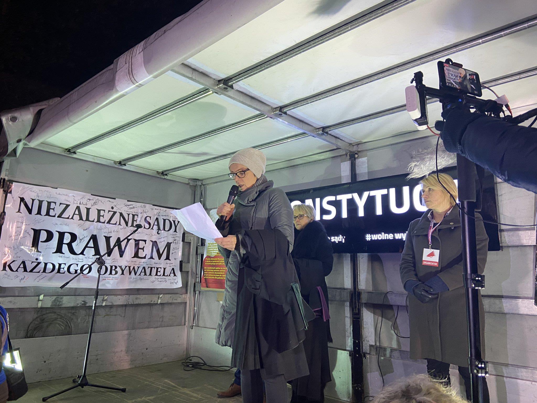 У  Польщі протестували проти наступу на незалежність суддів