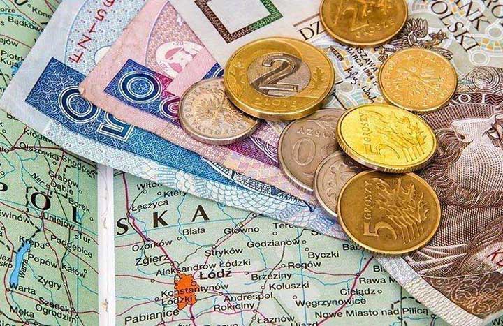 Вихід на пенсію після 35-40 років роботи можуть ввести в Польщі