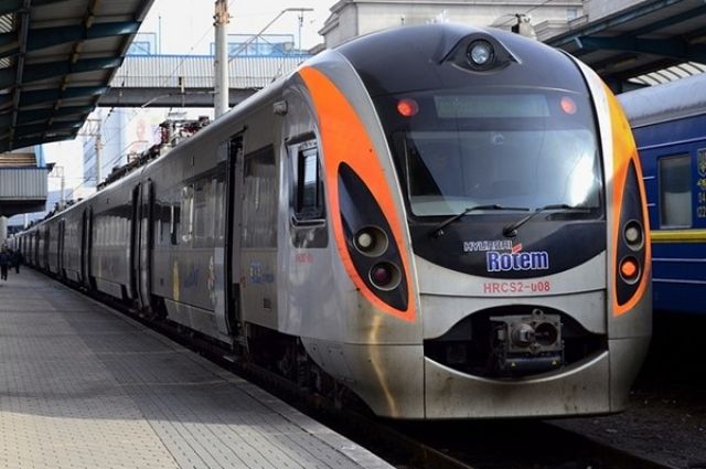 З Польщі відправлять в Україну ще 2 потяги. У Перемишлі незадоволені через організацію евакуації