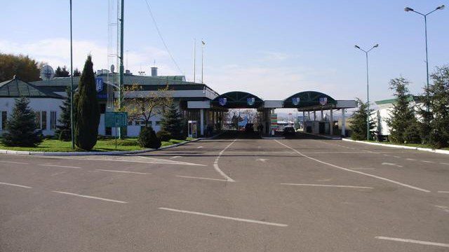 Україна просить Польщу відкрити для пішого перетину кордону перехід Шегині-Медика