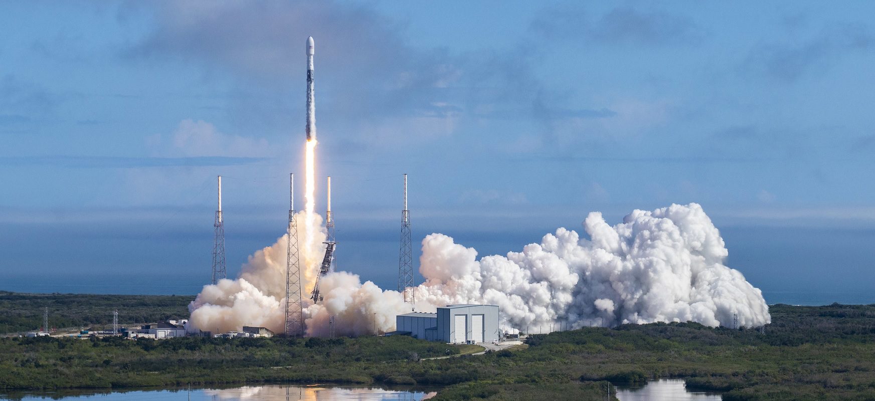 60 супутників Starlink сьогодні виведуть на орбіту. Їх буде видно з Польщі