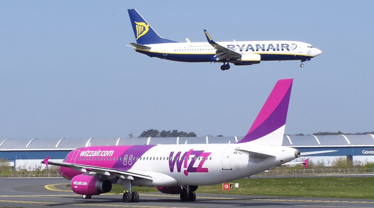 Ryanair та Wizzair скасувують рейси між Польщею та Україною