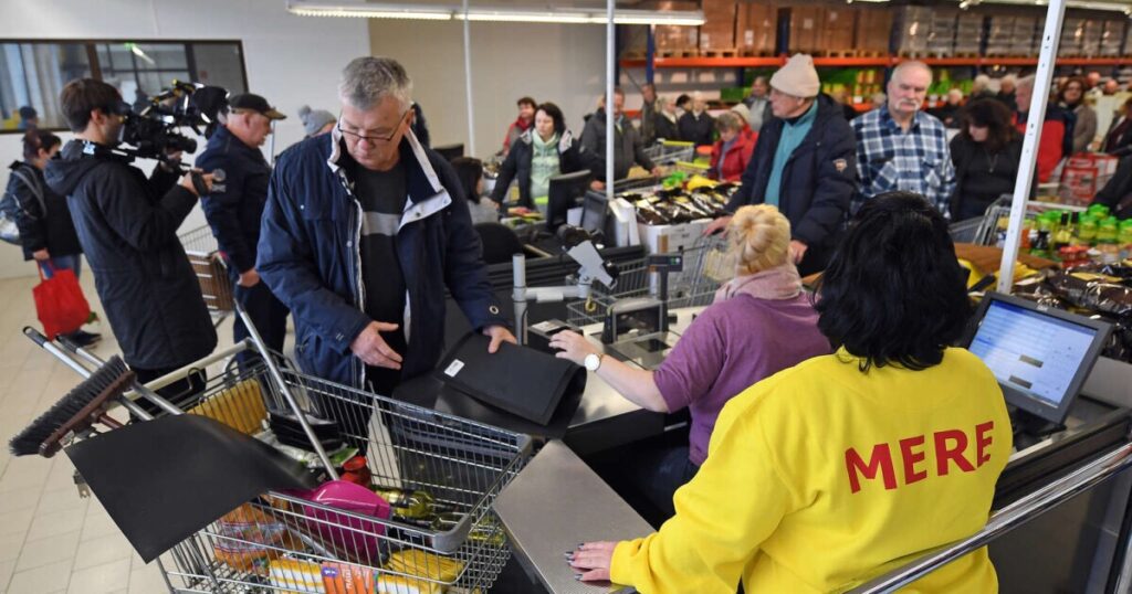 У Польщі відкриваються дві мережі з максимально дешевими продуктами