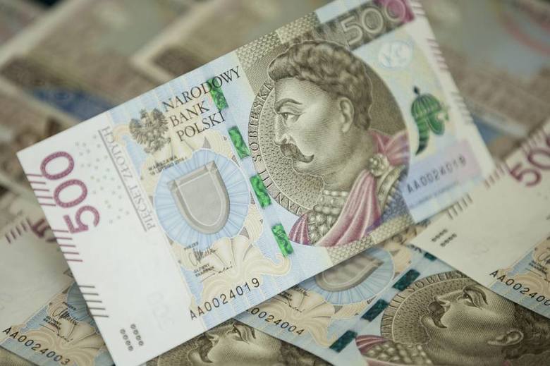 В уряді України обіцяють середні зарплати як в Польщі