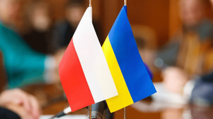 Як біженцю влаштуватися на роботу у Польщі?
