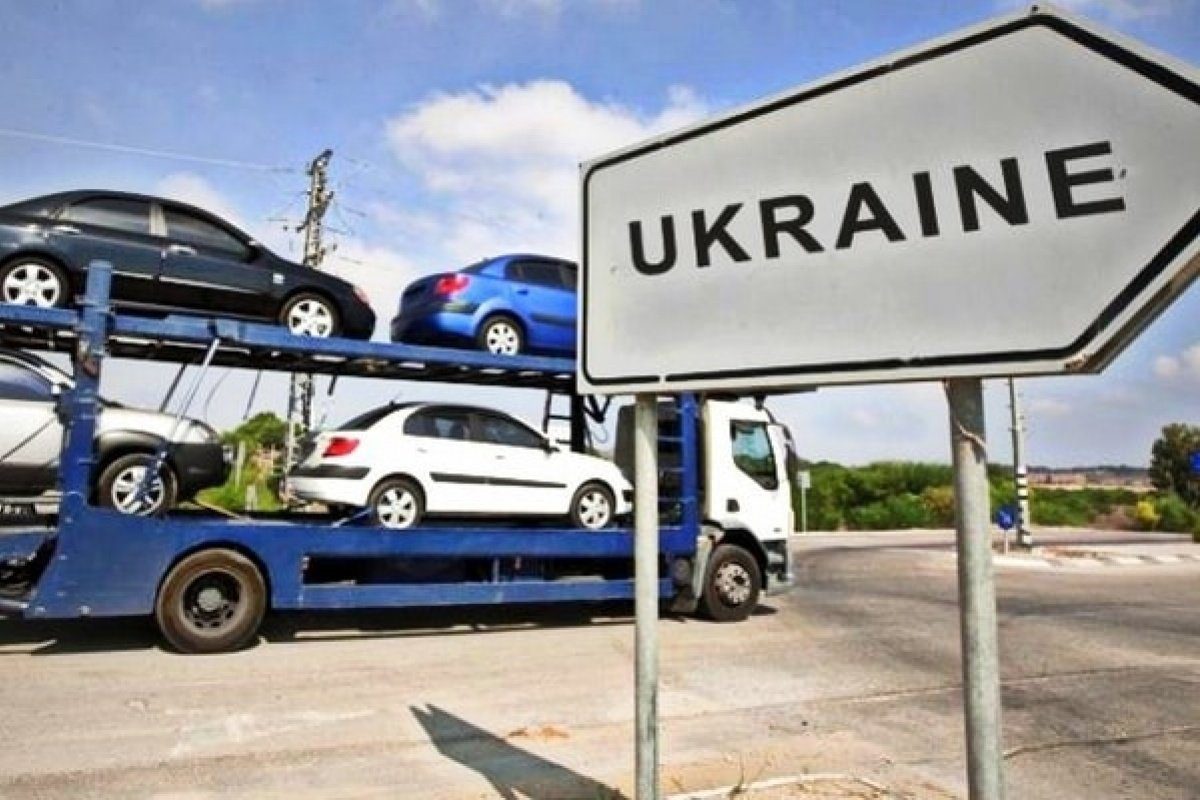 Україна буде пропускати авто, куплені для особистих потреб,  лише не 4 пунктах пропуску із Польщею
