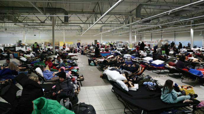Польща продовжить терміни виплати тим, хто прихистив біженців