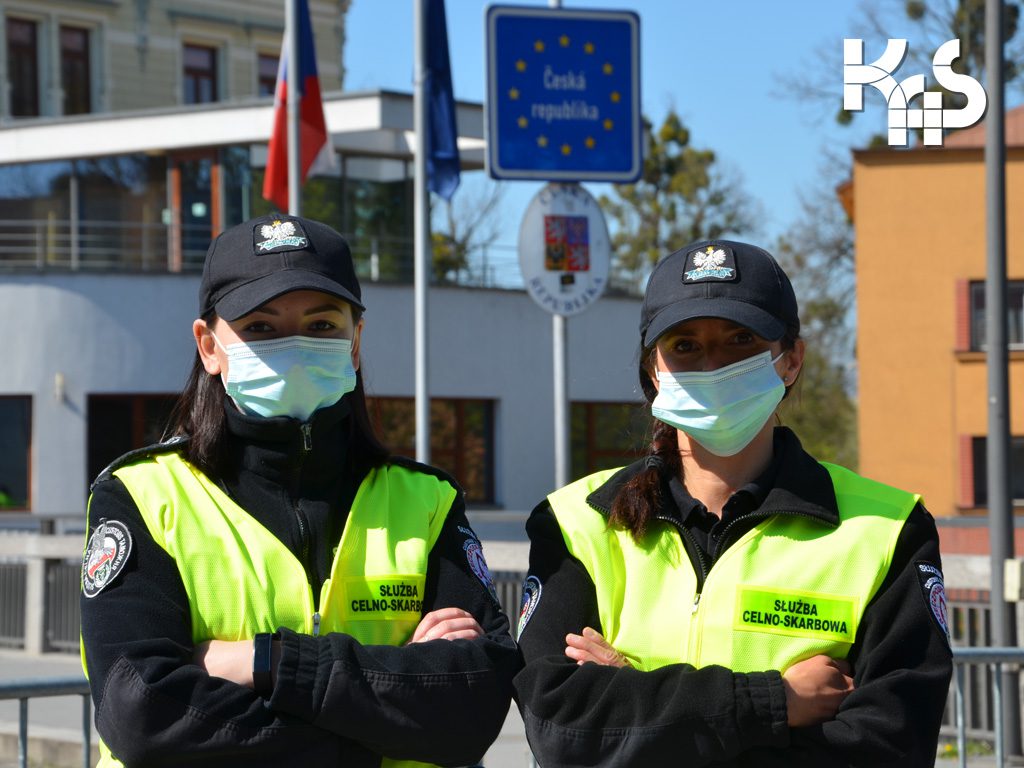 КАС та Поліція виявили зброю, боєприпаси, тютюн та алкоголь без ліцензії