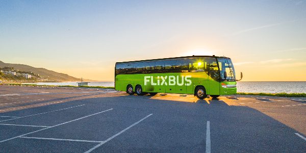 FlixBus запускає нові маршрути з Києва до аеропортів Шопена і Модлін у Варшаві