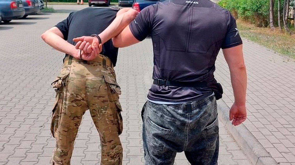 Побутовий тиран ховав вдома вибухівку та зброю