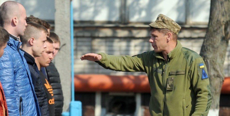 Україні бракує солдат